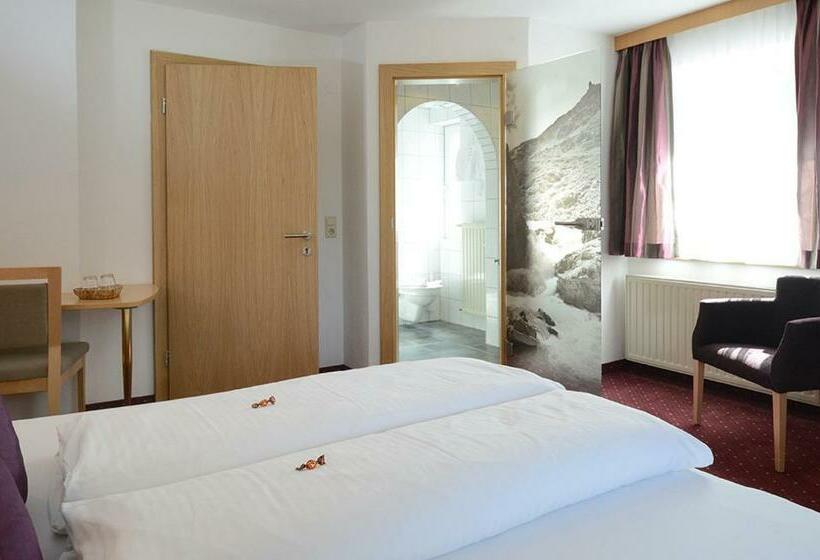 غرفة قياسية مزوَّدة بشُرفة, Birkheim