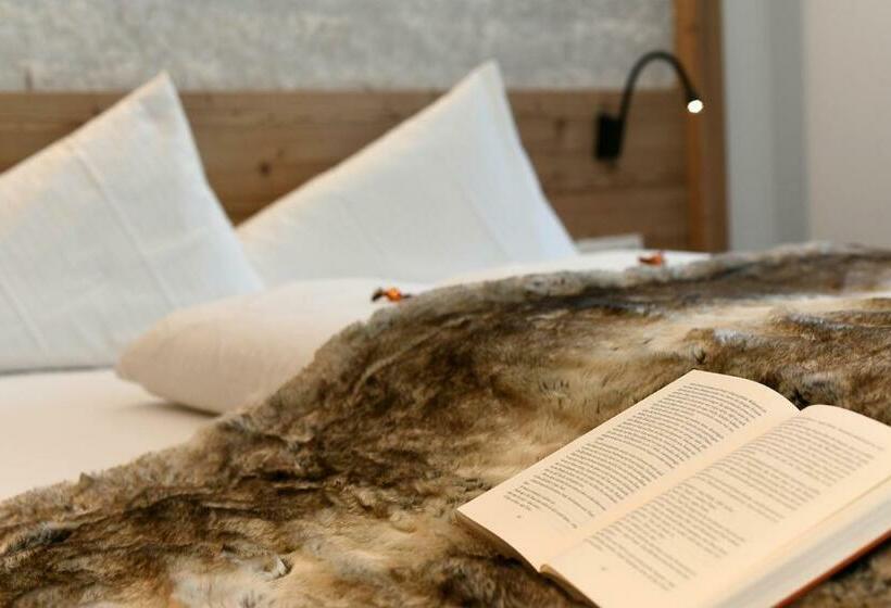 غرفة قياسية مزوَّدة بشُرفة, Birkheim