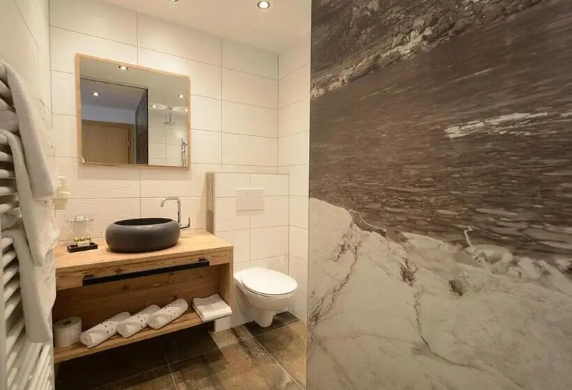 Camera Comfort, Birkheim