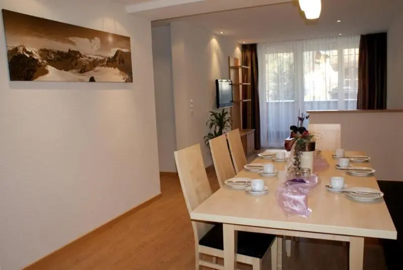 Appartamento 2 Camere da Letto con Balcone, Birkheim