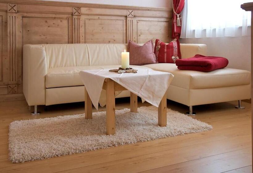 סוויטה, Landhaus Lechthaler