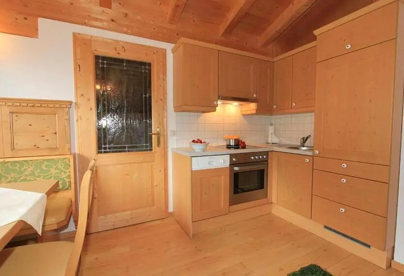 Huoneisto 1 Makuuhuone, Landhaus Lechthaler