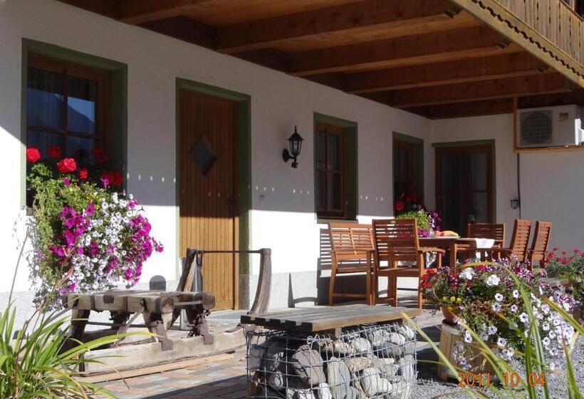 דירת שלושה חדרים, Landhaus Lechthaler