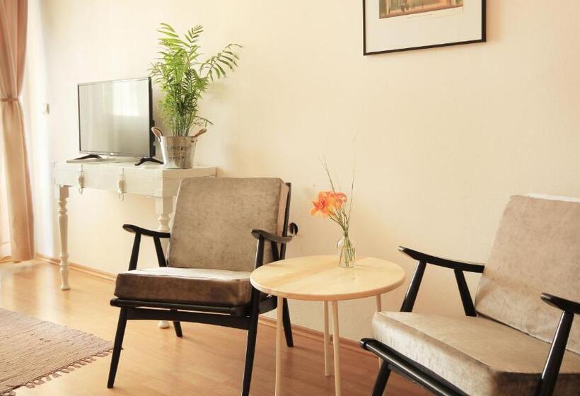 اتاق استاندارد سه تخته با بالکن, Vila Dunavski Raj