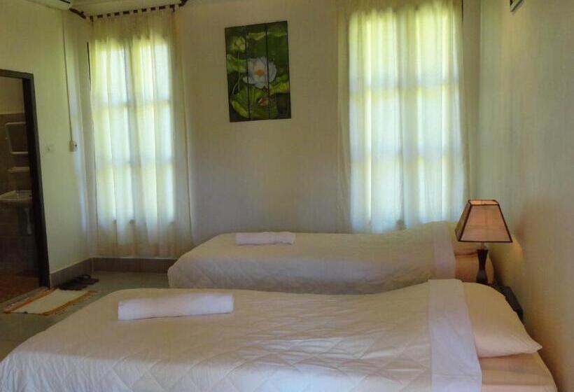 スーペリアトリプルルーム, Villa Thakhek