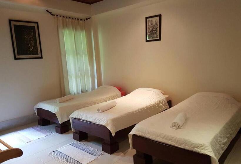 スーペリアトリプルルーム, Villa Thakhek