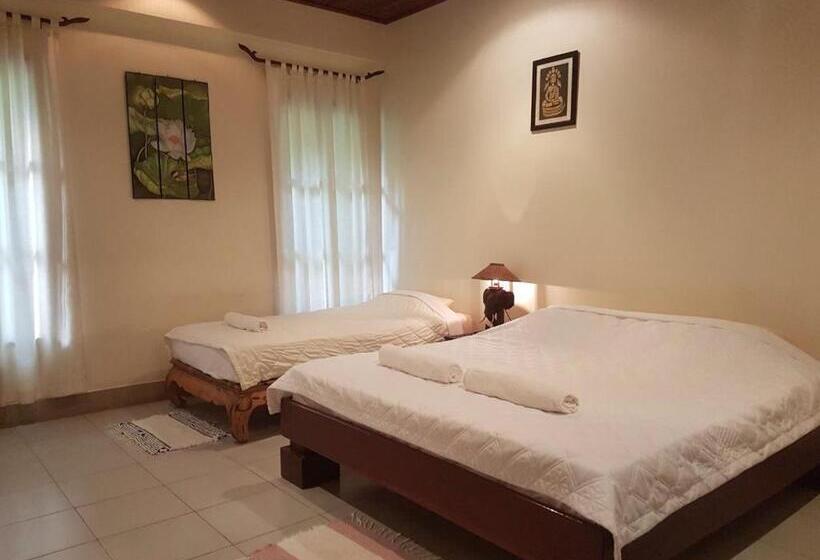 スーペリアトリプルルーム, Villa Thakhek