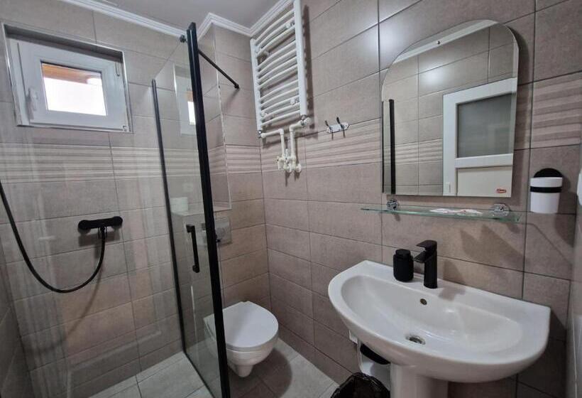 标准间, Pensiunea Antonia