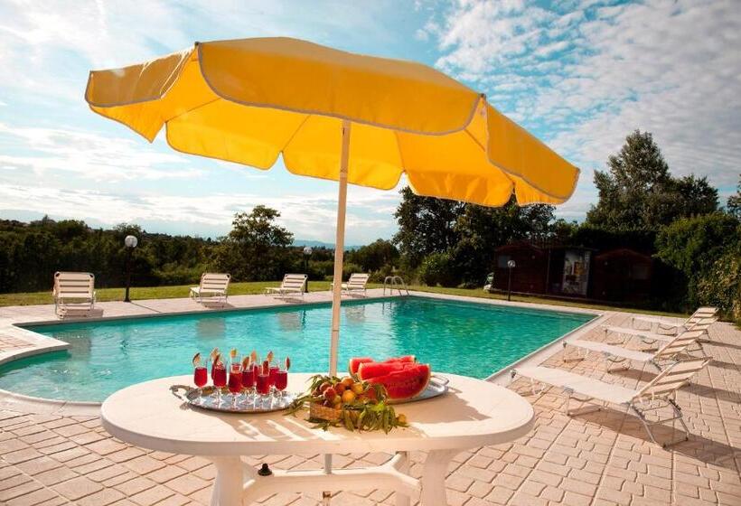 غرفة أساسية ثلاثية, Cascina Papa Mora