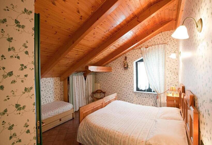 غرفة أساسية ثلاثية, Cascina Papa Mora