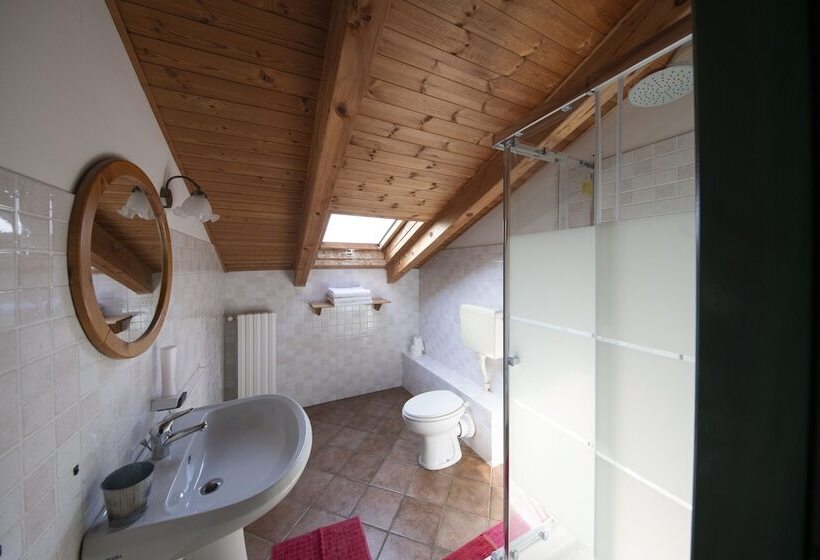 غرفة قياسية رباعية, Cascina Papa Mora