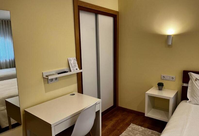 اتاق استاندارد سه نفره, Aliança Alojamento Local