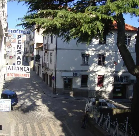 اتاق استاندارد سه نفره, Aliança Alojamento Local