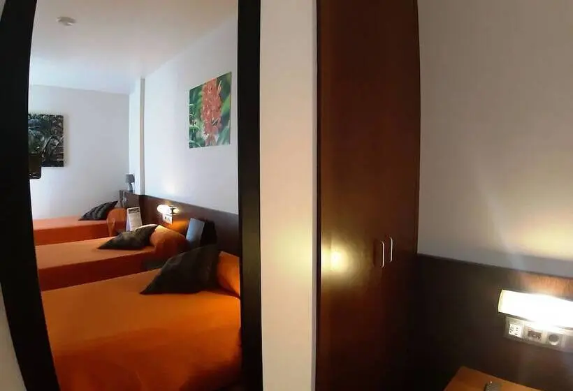 Cameră Triplă Standard, Hostal Nirvana