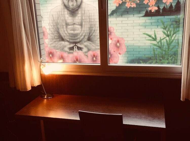 스탠다드 룸, Hostal Nirvana