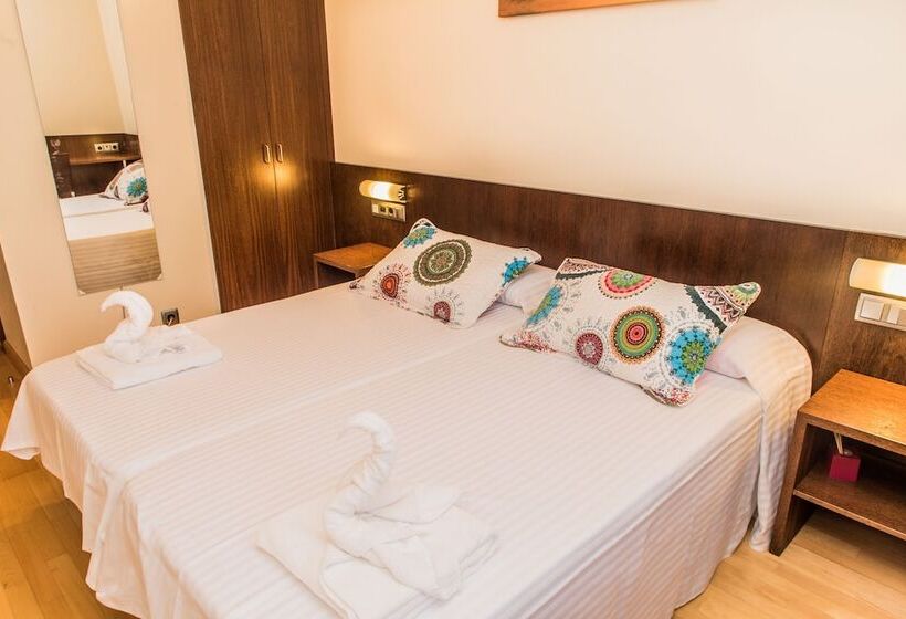 스탠다드 룸, Hostal Nirvana