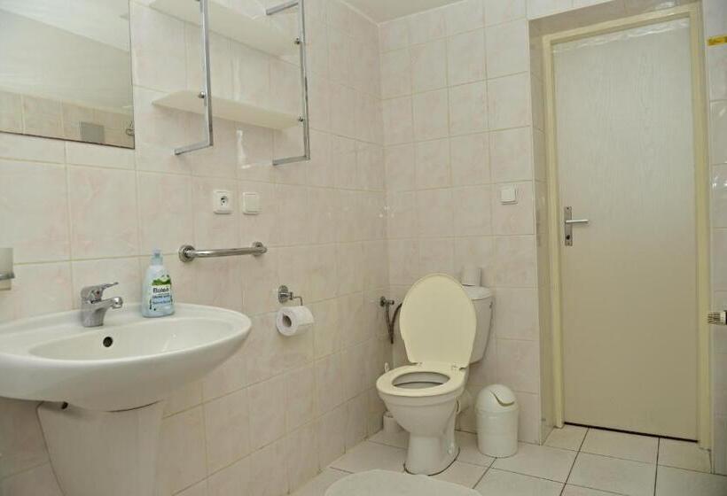 带2个卧室的套房, Penzion A Restaurace Pintovka