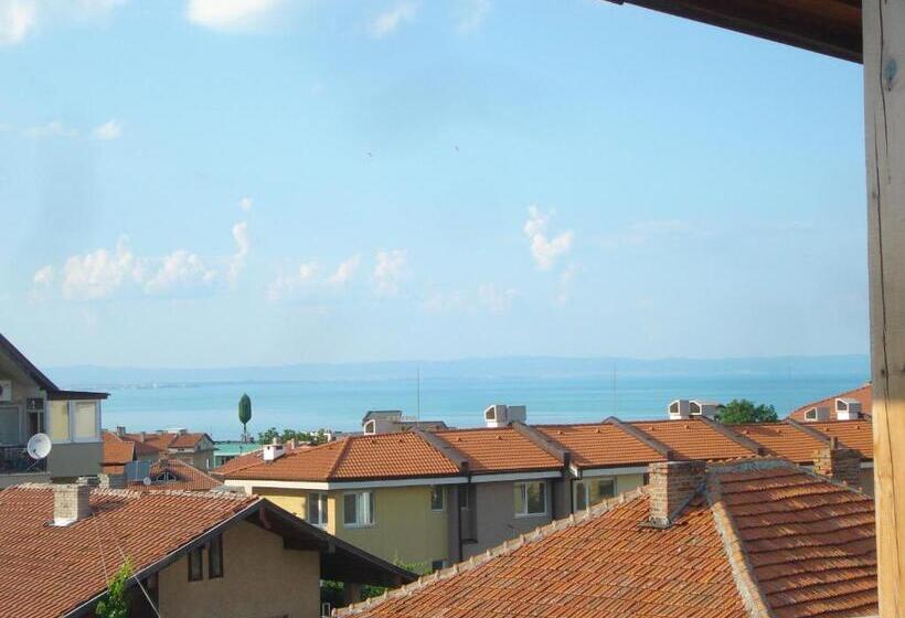 Апартаменты 2 Спальни Вид на Море, The Sunny Home Guesthouse