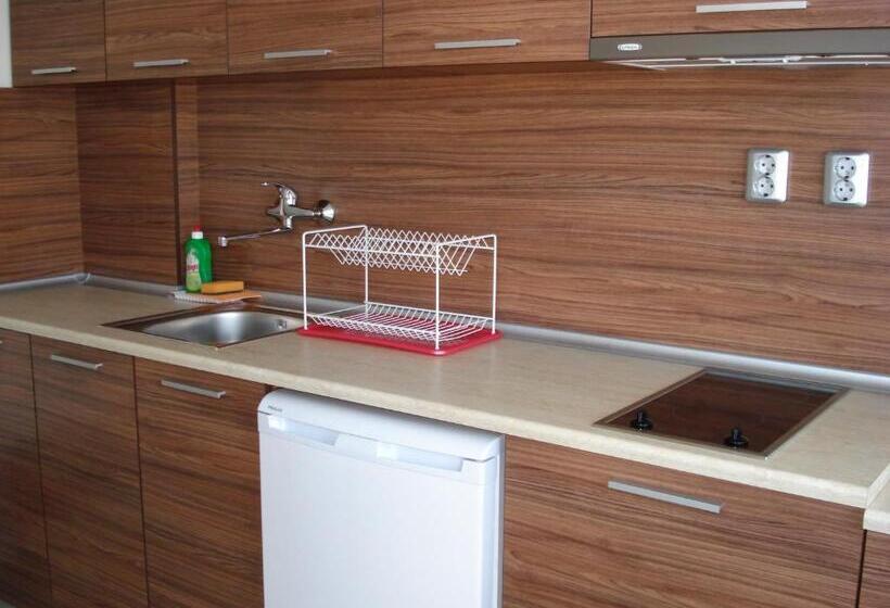 شقة غرفتين مطلة على البحر, The Sunny Home Guesthouse