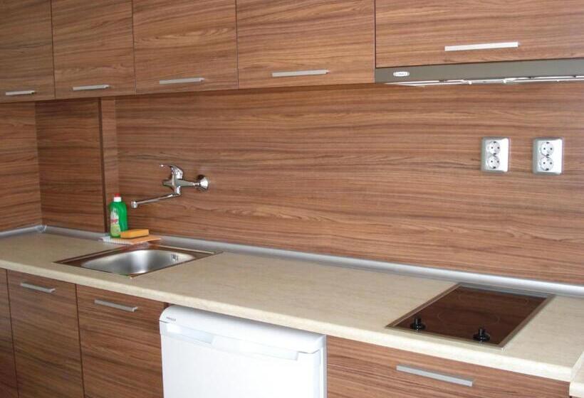 شقة غرفتين مطلة على البحر, The Sunny Home Guesthouse