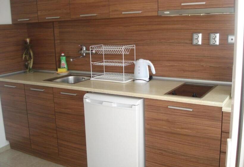 شقة غرفتين مطلة على البحر, The Sunny Home Guesthouse