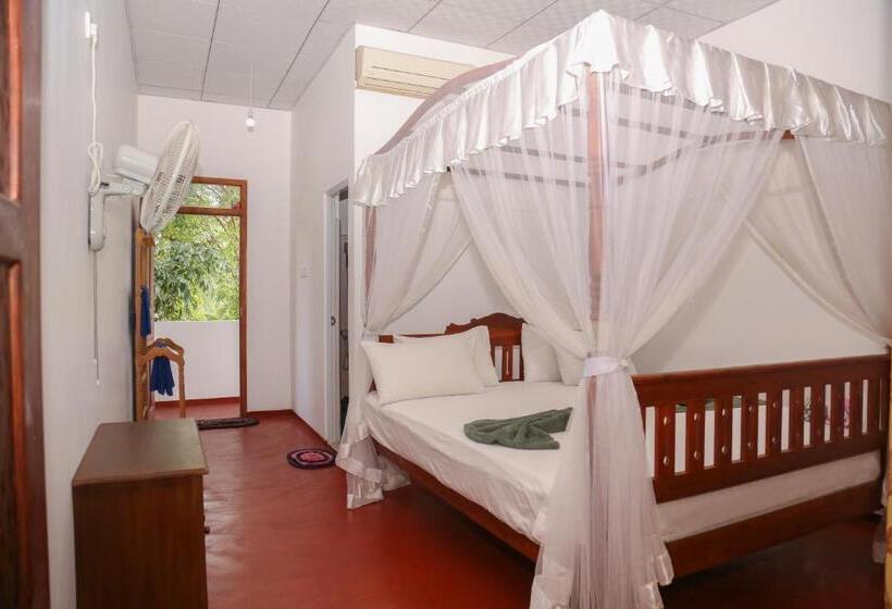 اتاق استاندارد با تخت بزرگ, Tithira Guest House