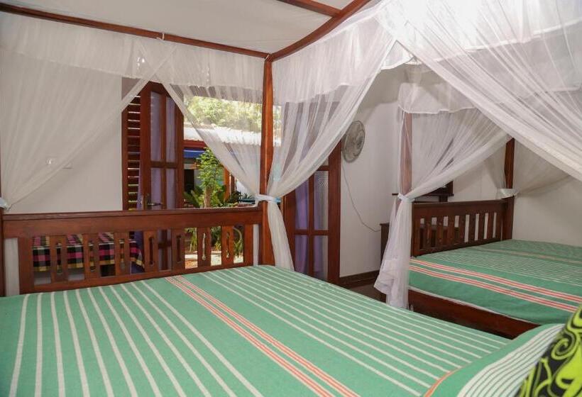 패밀리 룸 가든 전망, Tithira Guest House