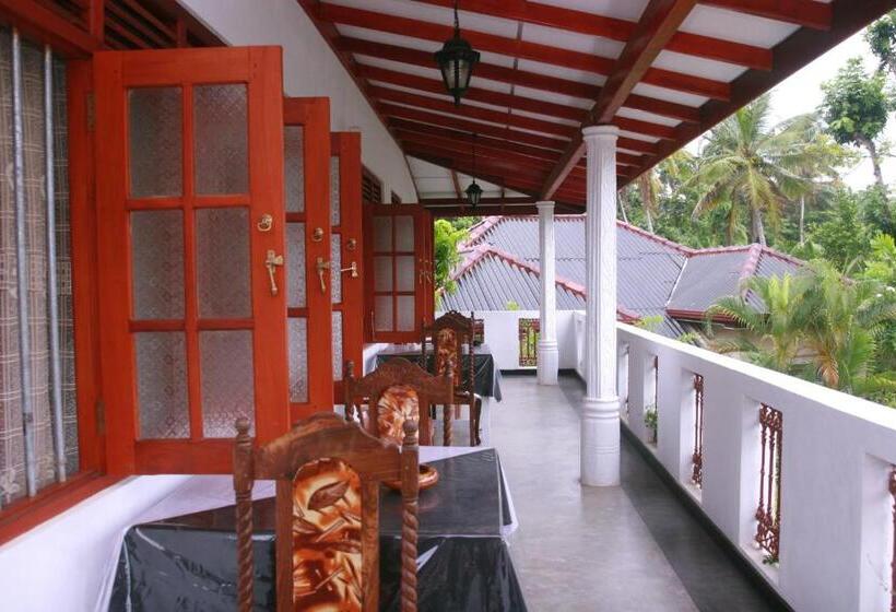 اتاق استاندارد, Tithira Guest House