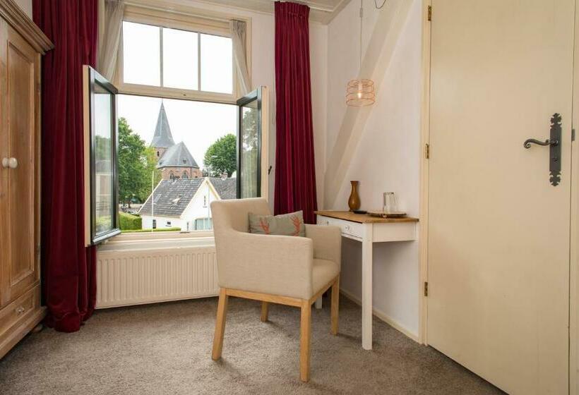 اتاق استاندارد یک نفره, Restaurant Taverne