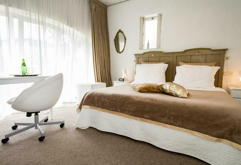 اتاق استاندارد, Restaurant Taverne