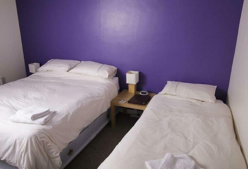 Семейный Номер, Fourways Guest House