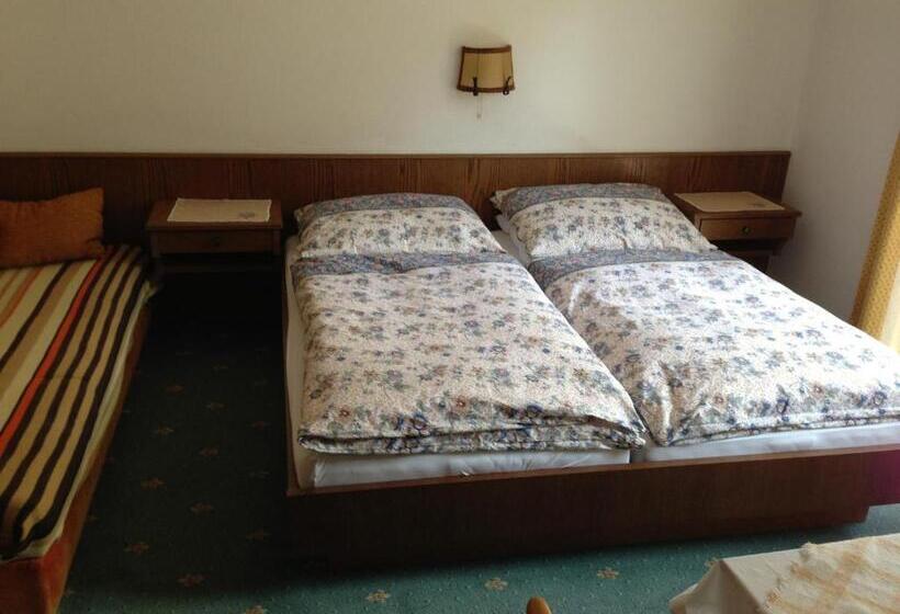 اتاق استاندارد سه تخته با بالکن, Haus Tenk