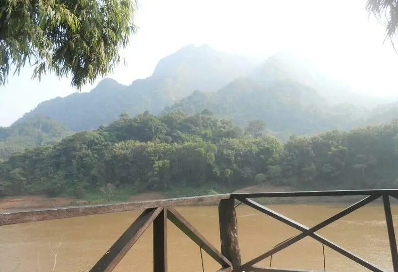 اتاق استاندارد با چشم‌انداز رودخانه, Nam Ou River Lodge