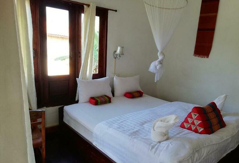 Номер Стандарт Вид на Реку, Nam Ou River Lodge