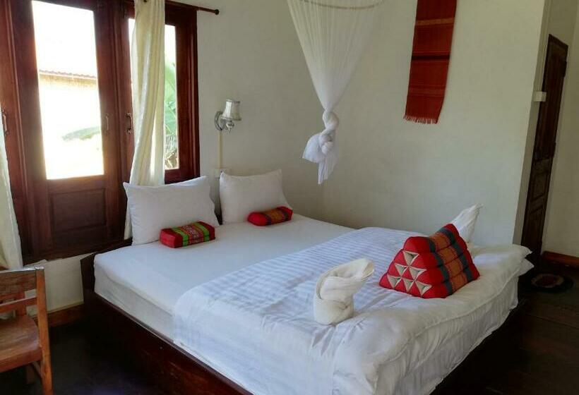 스탠다드 룸 강 전망, Nam Ou River Lodge