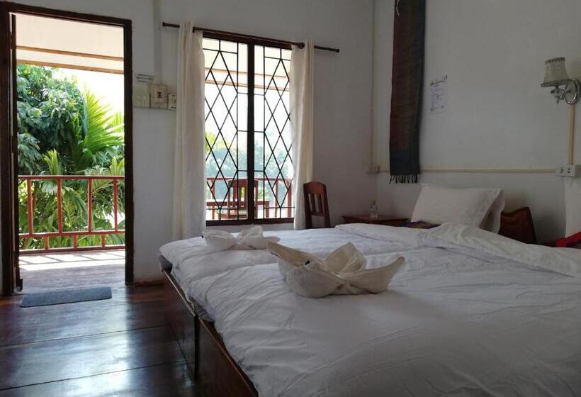 스탠다드 룸 강 전망, Nam Ou River Lodge