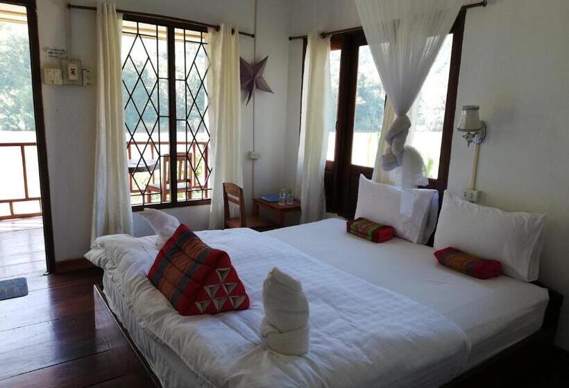 스탠다드 룸 강 전망, Nam Ou River Lodge