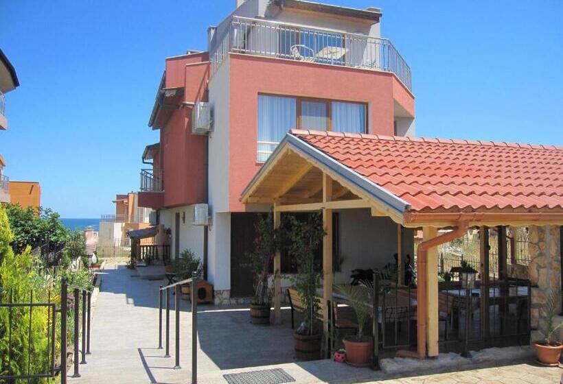 חדר סטנדרט עם מרפסת, Neli Sea Villa