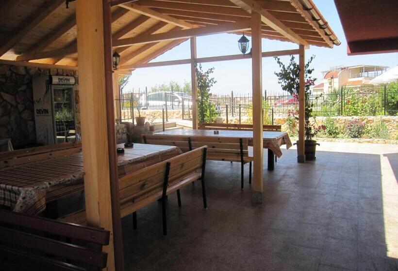 חדר סטנדרט עם מרפסת, Neli Sea Villa