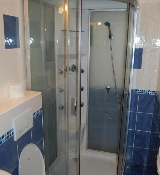 Pokój Czteroosobowy Standard, Penzion Jarka