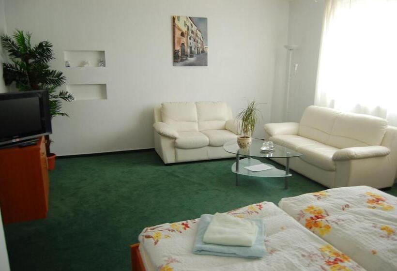 Apartament 1 Sypialnia, Penzion Jarka