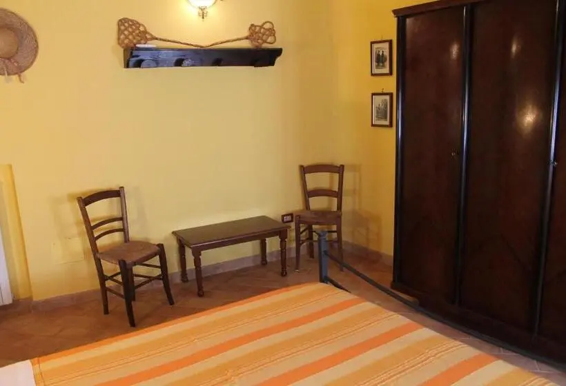 Standard-studio, Agriturismo Borgo Pirolino