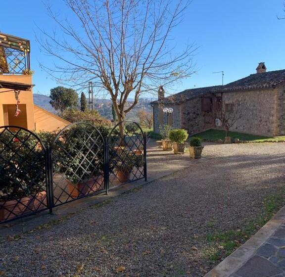 Студия Стандарт, Agriturismo Borgo Pirolino
