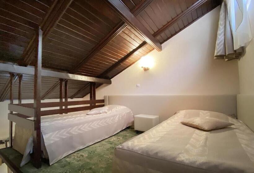 جناح دوبلكس, Cabana Schiori