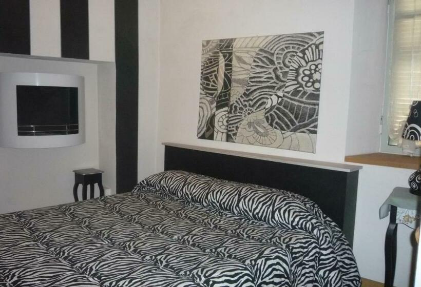 带1个卧室的带阳台的公寓, Lori S Inn