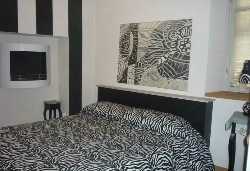 آپارتمان 1 خوابه با بالکن, Lori S Inn