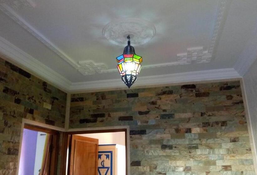 Апартаменты 2 Спальни с Бассейном, Mirleft Tayought Guest House