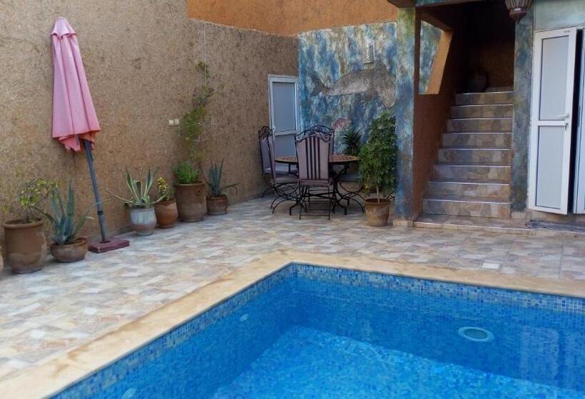 Номер Стандарт Вид на Бассейн, Mirleft Tayought Guest House