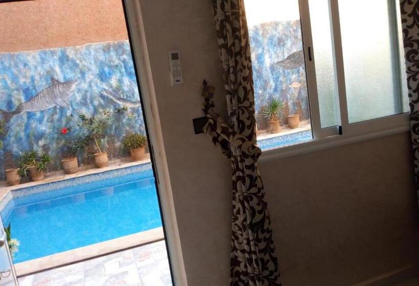 Номер Стандарт Вид на Бассейн, Mirleft Tayought Guest House