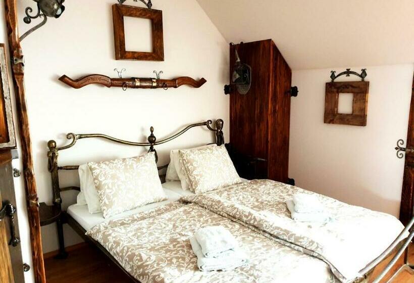 غرفة قياسية, Penzion A Restauracia Toldi